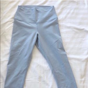 High-waisted Alo Airbrush Capris